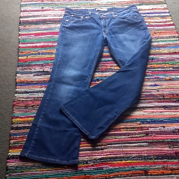 Levi's 518 Superlow Flared Jeans- #1647 - Picture 9 of 16
